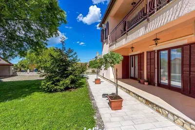 Image de Appartement de vacances avec un grand balcon couvert