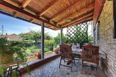 Appartement de vacances avec terrasse, jardin et barbecue