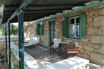 Image de petrino1 - maison traditionnelle en pierre