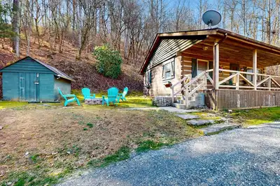 Image de Cozy Smoky Mountain cabane en rondins - accès facile et parking couvert!