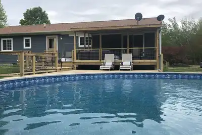 Image de Retraite parfaite pour la famille et les amis, piscine privée chauffée!