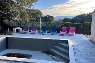 Image de Ô Soleil de Bagnols, gite avec piscine privée, animaux de compagnie acceptés