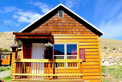 Image de Yellowstone's Treasure Cabin # 4 - Cabine 2 chambres - 2 min du parc de Yellowstone