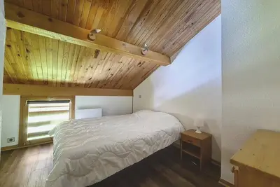Image de Centre station, 3ème étage, vue montagne, balcon, télévision, casier à ski, 83m²