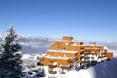Image de À 50m des pistes de ski, balcon, parking, télévision, casier à ski, 43m², Les 7 Laux