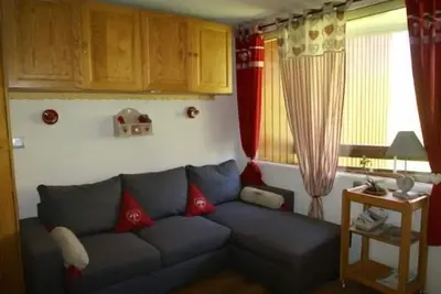 Image de À 50m des pistes de ski, parking, télévision, casier à ski, 20-22m², Les 7 Laux