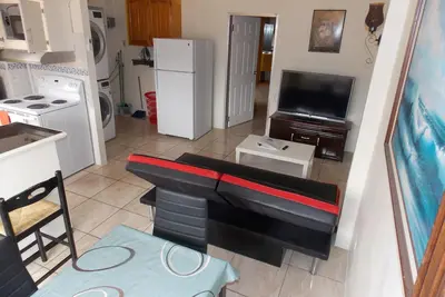 Image de Stewart Vacation Apt - Trincity, aéroport, laveuse, sécheuse, bureau, cinéma, PremiumTV