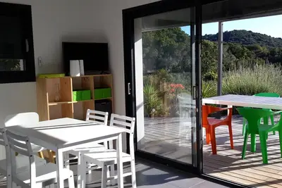 Image de Très bel appartement neuf rez de jardin vue mer