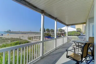 Image de Balcon privé face à l'océan et promenade facile vers la plage de Dntn Folly