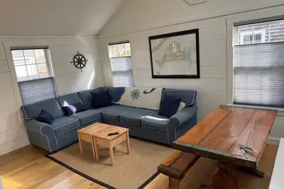 Image de Falmouth Heights - 2018 Rénovation complète - Étapes pour Ferry & Plages