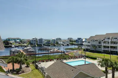 Image de Condo de luxe à Carolina Bay avec accès à la piscine et bateau convivial! !