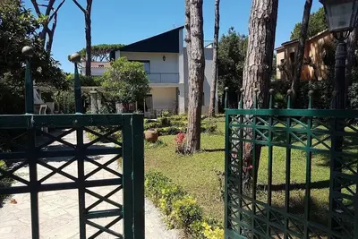 Image de Petite villa avec jardin avec pinède au sud de fregene