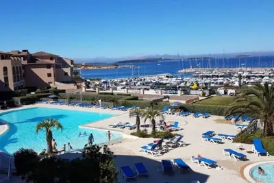 Image de T3 - Mer - Piscine - 2ch - 2 SdB - Pk - 6 personnes