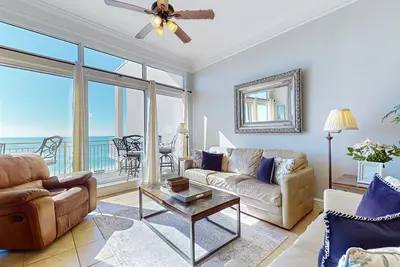 Image de Condo Penthouse avec balcon, vue sur le golfe et piscine / fitness partagés