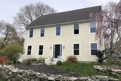Image de Grande maison de 5 chambres à moins de 5 km de la plage de Narragansett Town