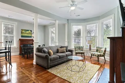 Image de Emplacement incroyable! Ce magnifique appartement Abercorn a tout