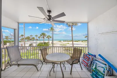 Image de Une vue imprenable de cette villa d'une chambre face au golfe au sud des mers