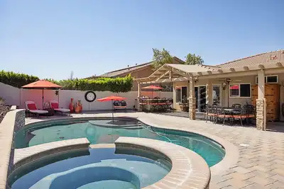 Image de Nouveau! Luxe Desert Hot Springs Home Sur terrain de golf