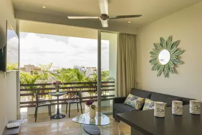 Image de Sentez-vous comme un local dans une maison design✈︎ 10min de la plage