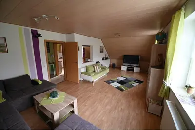 Image de Appartement confortable (102 m2) avec piscine privée et pelouse