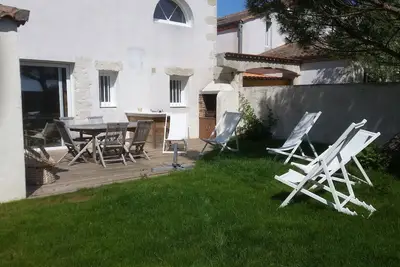 Image de Le Loft 90 m2 indépendant, un jardin clos de 100m2, dans quartier calme