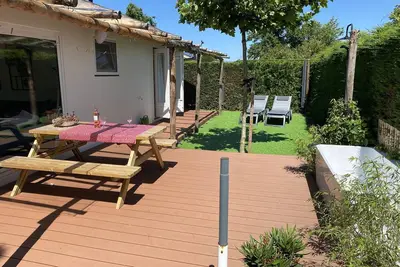 Image de Bungelow \"Duinvogel\" Beach avec bain dans le jardin