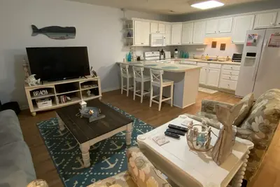 Image de 2 chambres 2 salles de bain spacieux condo