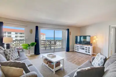 Image de 1br / 1ba - Belle vue sur le golfe et la piscine