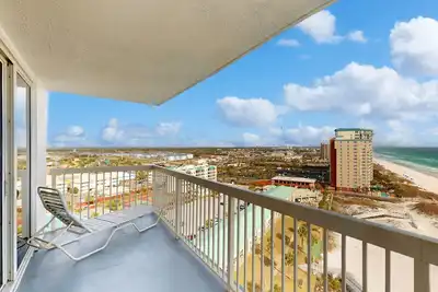 Image de Salle de fitness, kayaks, piscine communautaire et bain à remous!