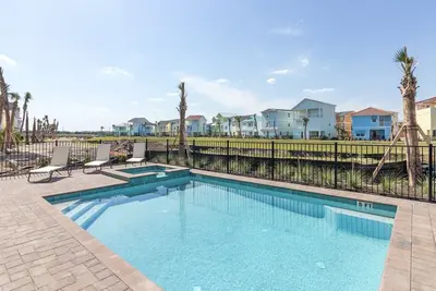 Image de 8021 Surf Street: 5 Br / 5 Ba maison à Kissimmee, 12 personnes