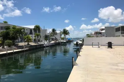 Image de BIg Pine Key New House: quai de 75 pieds Ă 250 pieds des eaux libres de Pine Channel