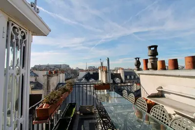 Image de Saint Germain des Prés - Toits - Tour Eiffel - Louvre - Vues de Notre Dame