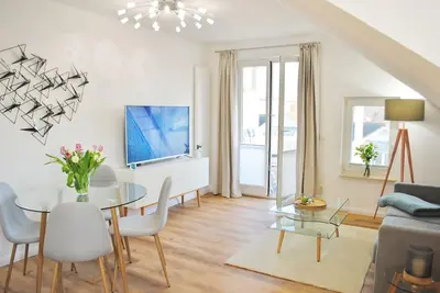 Image de Nouveau! appartement moderne avec 2 vélos et propre chaise de plage sur la plage!