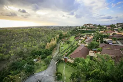 Image de Villa romantique avec piscine privée de 1 Br à Ungasan, près du parc culturel Gwk