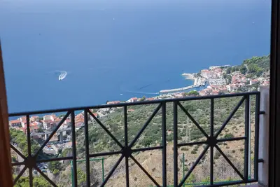 Image de Luxe 4 étoiles spacieuses piscine privée d'Apartmant, superbe station balnéaire et vue sur la mer
