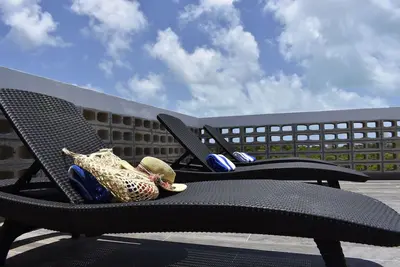 Image de Studio à 700 mètres de la plage!