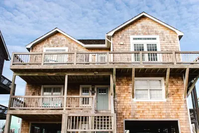 Image de Nouveau sur Vrbo - Maison Oceanside entièrement rénovée! 2 lots de la plage.