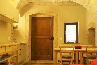 Image de Appartement de deux pièces dans une maison 700 à quelques km de la mer proche de tous les services