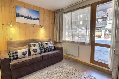 Image de Studio Divisible Idéalement Situé, Skis aux Pieds et Proche des Commerces