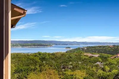 Image de Superbe villa récemment rénovée à Hollows Resort, superbe vue sur le lac Travis et la campagne