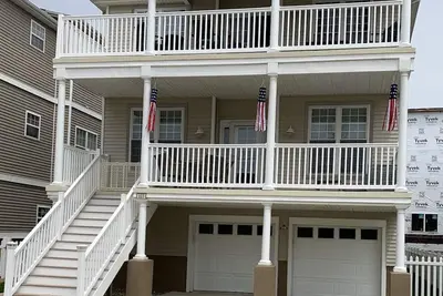 Image de Centre De CONGRÈS, Plage Et Planches En 2 Blocs! ! Big 4 Bdrm 2 Beauty Bain! !