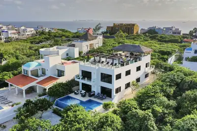 Image de Casa Camacho - 4br 4. 5ba Home Caribbean Modern sur Isla Mujeres