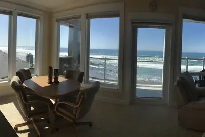 Image de Le Penthouse à Pacific Winds: Oceanfront Paradise
