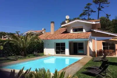 Image de Villa 8 pers, 4 chambres avec piscine privée, à 200m de la plage et du Golf