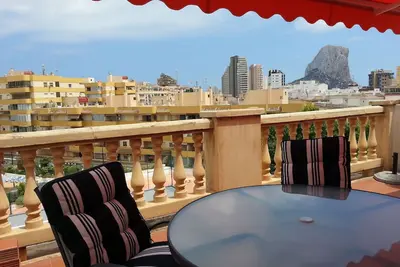 Chic appartement avec une belle terrasse. 150 m de la plage