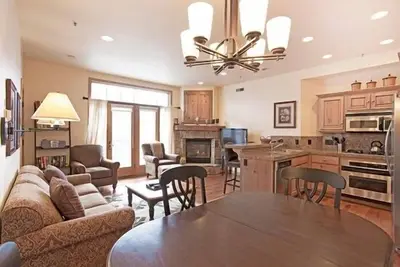 Image de Luxe Main St Condo Dans Downtown Park City