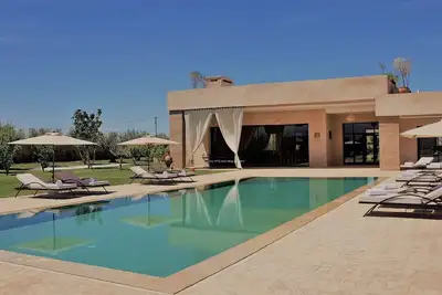 Image de Villa Isilbi, Piscine chauffée, 5 chambres double.