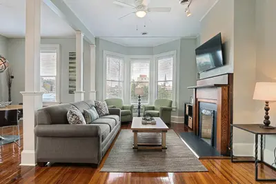 Image de Emplacement incroyable! Ce magnifique appartement Abercorn a tout