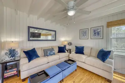 Image de Maison centrale avec 3 espaces de vie et terrasses - au cœur du parc Ocean Bay!