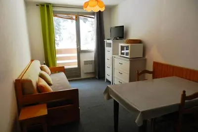 Image de 100m du centre station, vue vallée\/pistes de ski, balcon, parking, casier à ski, 18m², Les 7 Laux